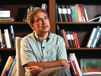 orhan_pamuk_photo_nobel_prize)2006.jpg